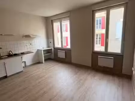 location appartement 2 pièces à sainte-foy-la-grande (33220)  380 €
