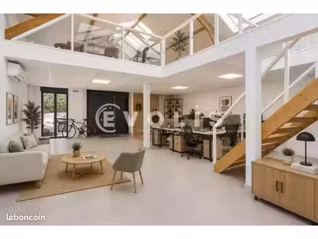 bureau 250 m²