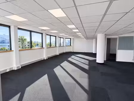à louer – bureaux lumineux de 149 m² – face au rer b robinson – sceaux (92)