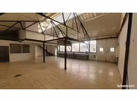 local d'activités / entrepôt  155 m²