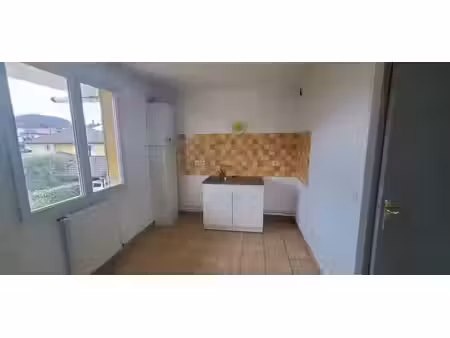 location appartement 2 pièces 39.3 m² à tullins (38210)  535 €
