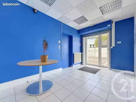 commerce 50 m²