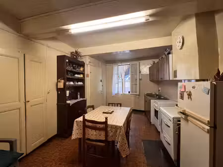 maison de village à rénover et jardin non attenant