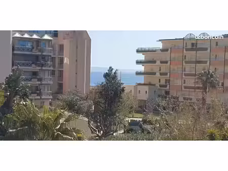 rare a la vente  appart t1 bord de mer