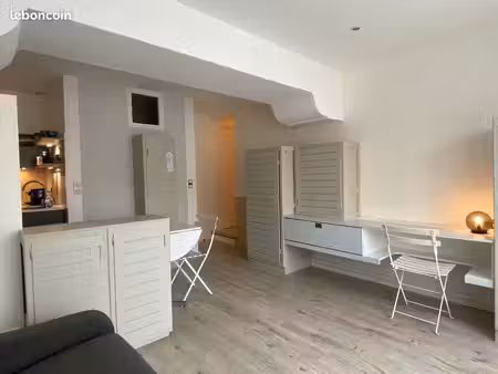 studio 27 m²  vue sur port