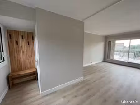 appartement t2 45 m2  vue mer  cuisine équipée  parking  cave