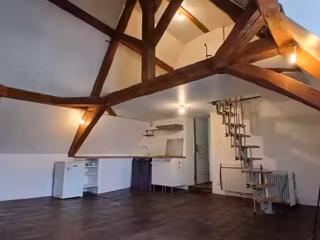 vaste studio de caractère style atelier centre historique