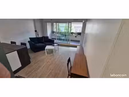 f2 meublé 36 m² | terrasse + garage fermé | à 2 min de jaude