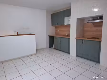 appartement t2 en souplex de 30 m² – centre de gimont