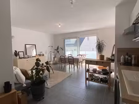 t2 récent avec balcon et parking – nantes hauts-pavés – pinel zone a