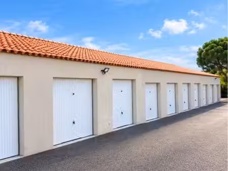 location garages box 23 m²