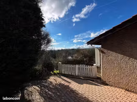 villa environnement calme   toutes commodités