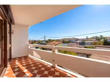 avec vue dégagée et garage