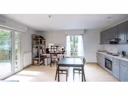 buc – appartement 2 pièces de 47m2  avec jardin privatif dans résidence récente