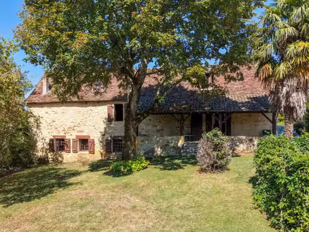 secteur gourdon - propriété de caractère authentique au calme sur 5000 m²