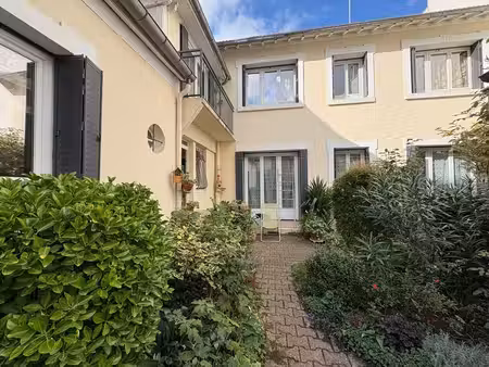 a vendre maison 5 pieces avec cour arboree