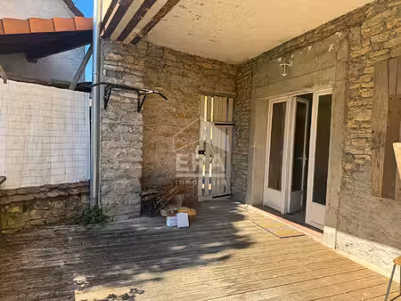 immeuble local commercial + appartement + 2 plateaux a renover hericourt