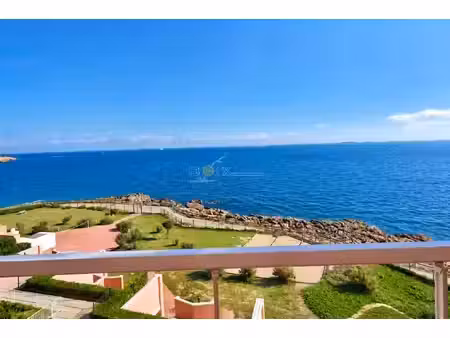 2 pieces vue mer entierement renove avec parking privatif en