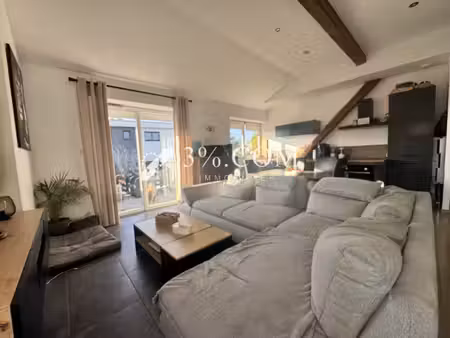 3%com très beau f2 avec terrasse - cave