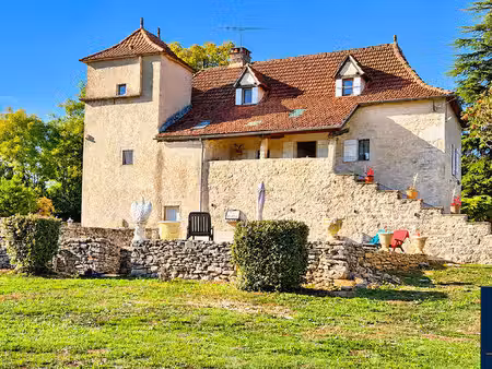 maison de caractère du xviiie siècle avec piscine et dépendances