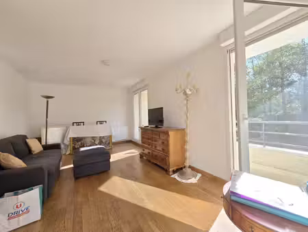 f2 traversant avec double balcon
