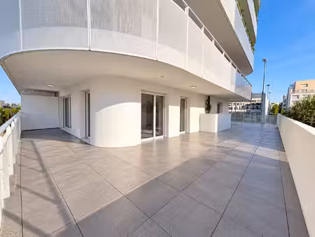 residence de 2021 avec terrasse de 93m²