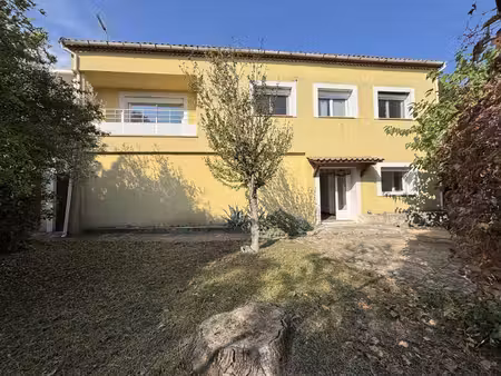 appartement de 115 m² avec jardin. 5 ch. 2 garages.