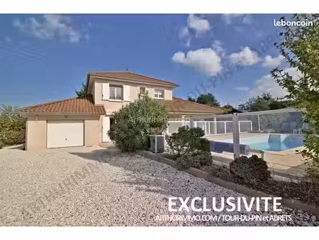 villa 5 pièces 130 m²