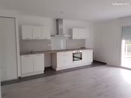 a louer betton lumineux t3 avec cuisine équipée