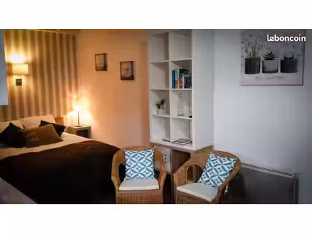 rare à eugénie : studio meublé à l’année  centre village