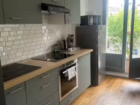 appartement meublé avec balcon et place de parking