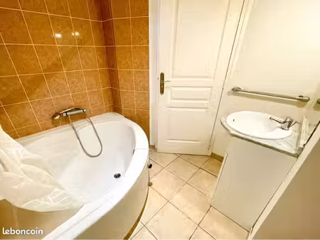 à louer – appartement 33 m² – montfort-sur-argens – 470 /mois charges comprises