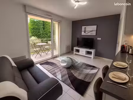location au mois uniquement – t2 meublé 45 m² avec balcon  parking et fibre