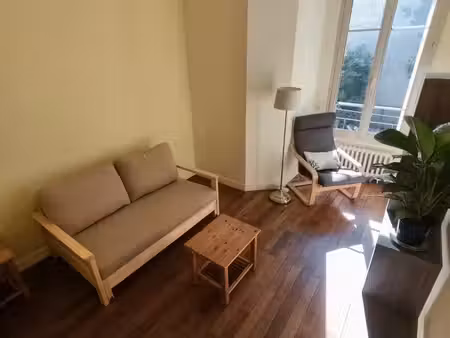 appartement meublé 2 pièces de 30 m² à viroflay  940 cc