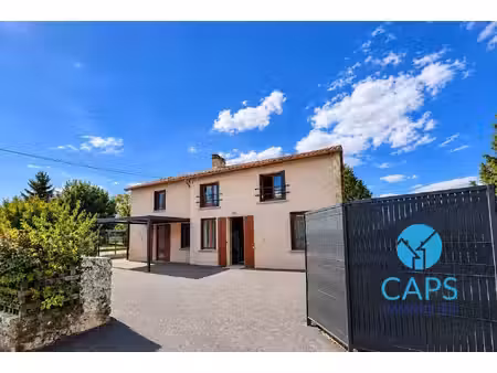 maison en pierre de 92 m2 rénovée avec gîte indépendant de 3
