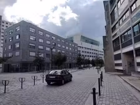 location garage box et parking à nantes quartier chu (44000) : à louer / 15m² nantes quart