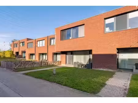 energiezuinige instapklare woning met 4 slpkrs en uitstek...