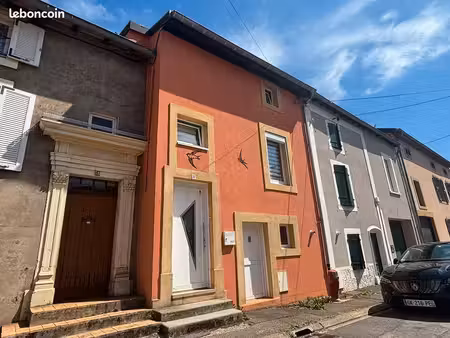 vend maison moyeuvre petite