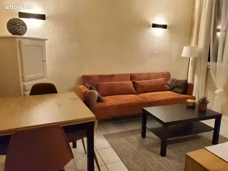 a louer – t2 meublé de 40 m² avec parking privatif et cave – villeurbanne