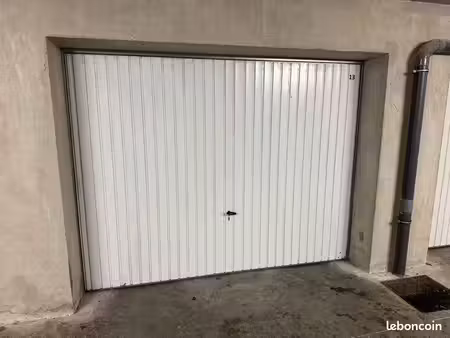 à louer – garage en sous-sol sécurisé à bourg-lès-valence (les bruyères)