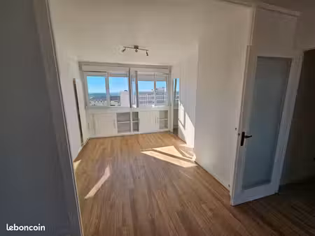 appartement t5 traversant 82 m² avec loggia & cave – quartier st-cosme