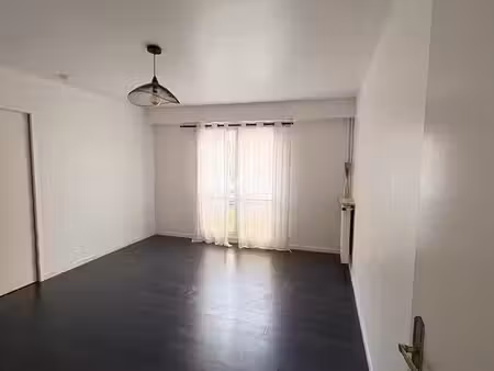 2 pièces 42 m² - gare à 2 min - ligne n montparnasse - très bon état