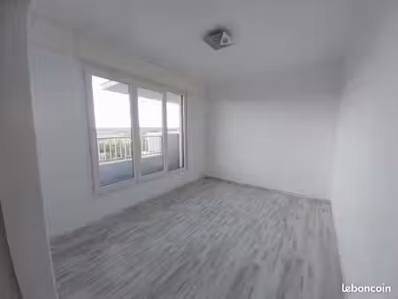f2 lumineux de 40m² avec balcon  vue parc et charges tout compris