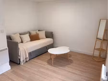 studio rénové et meublé