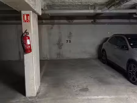 location place de parking centre de romainville