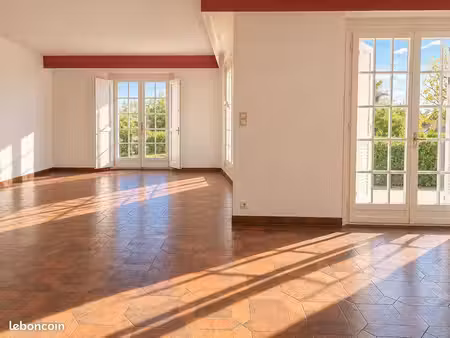 maison des années 70 pleine de charme – 120 m²