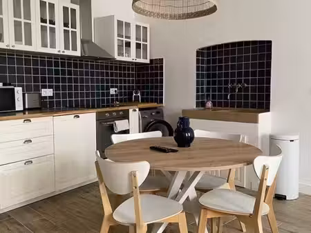 appartement meublé  refait à neuf  cassis centre - 40m2