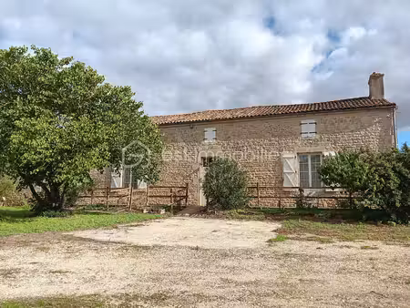 ferme de 172 m² à melle