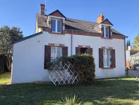 charmante maison avec vie de plain pied à proximité du centre ville de la châtre