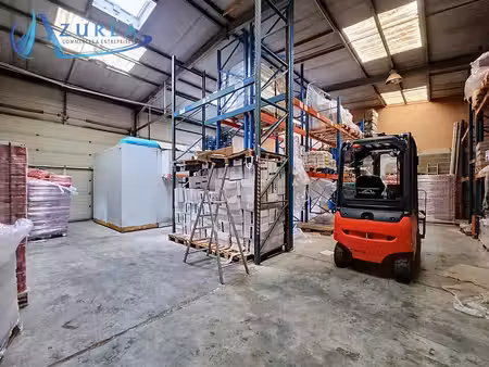 location entrepôt contes 06390 290m²